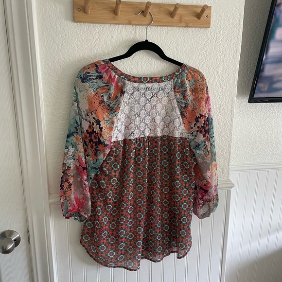 Fig and Flower Vibrant Floral Blouse - Picture 7 of 7